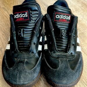 Little kids black sambas size 13 1/2